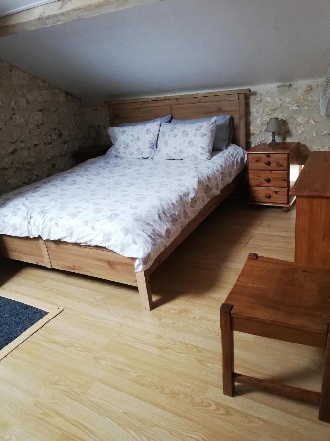 Apartment Le Buguet Saint-Antoine-Cumond Esterno foto